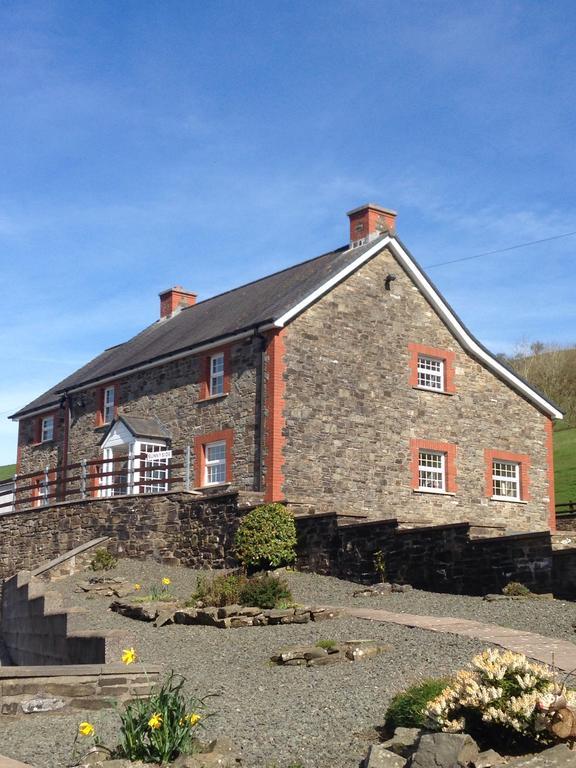 Sunnyside Hottub Brecon Beacons Sleeps 8 Villa Lower Chapel Exterior photo